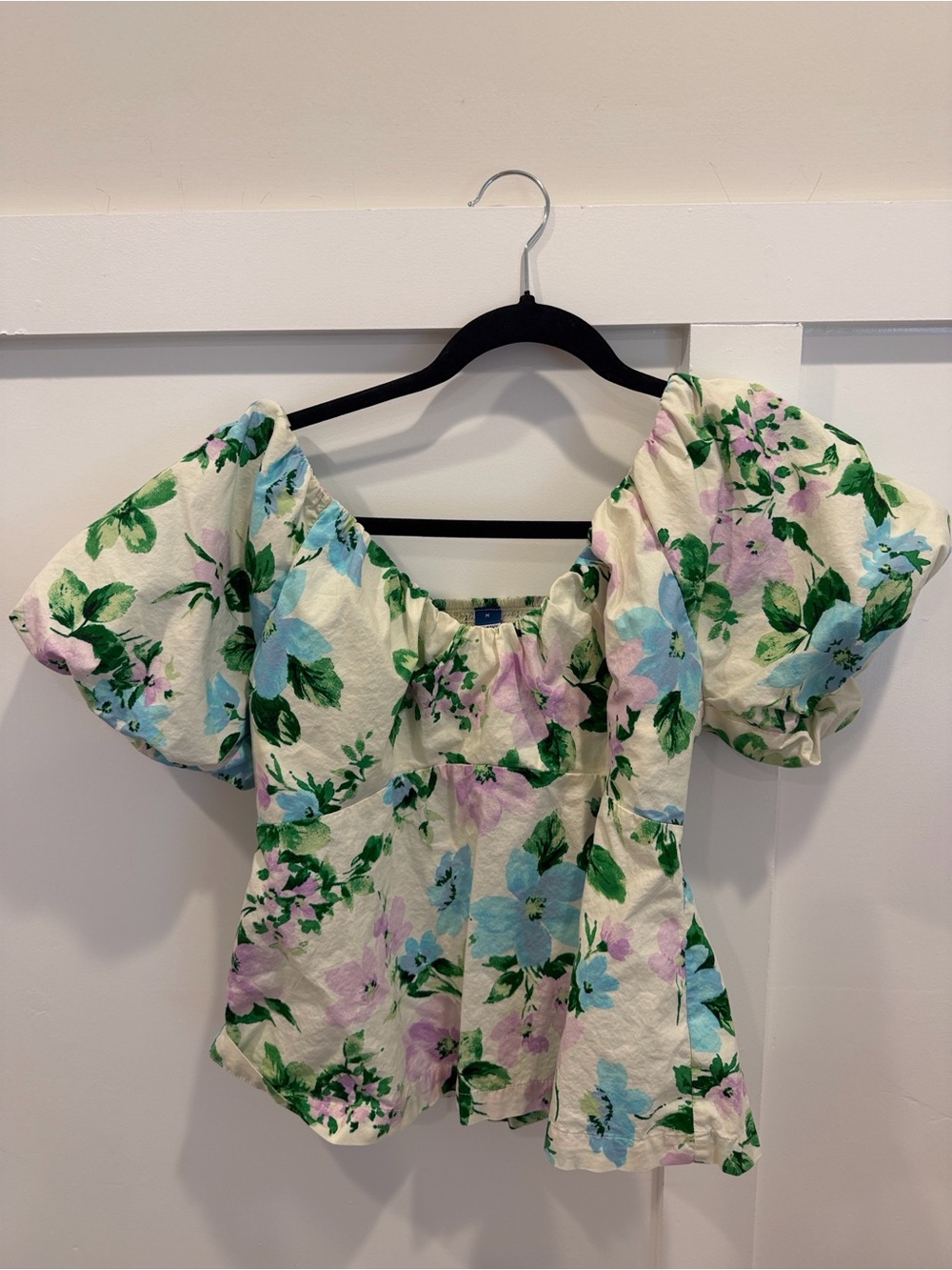 Old navy Women’s Puff Sleeve Floral Top
